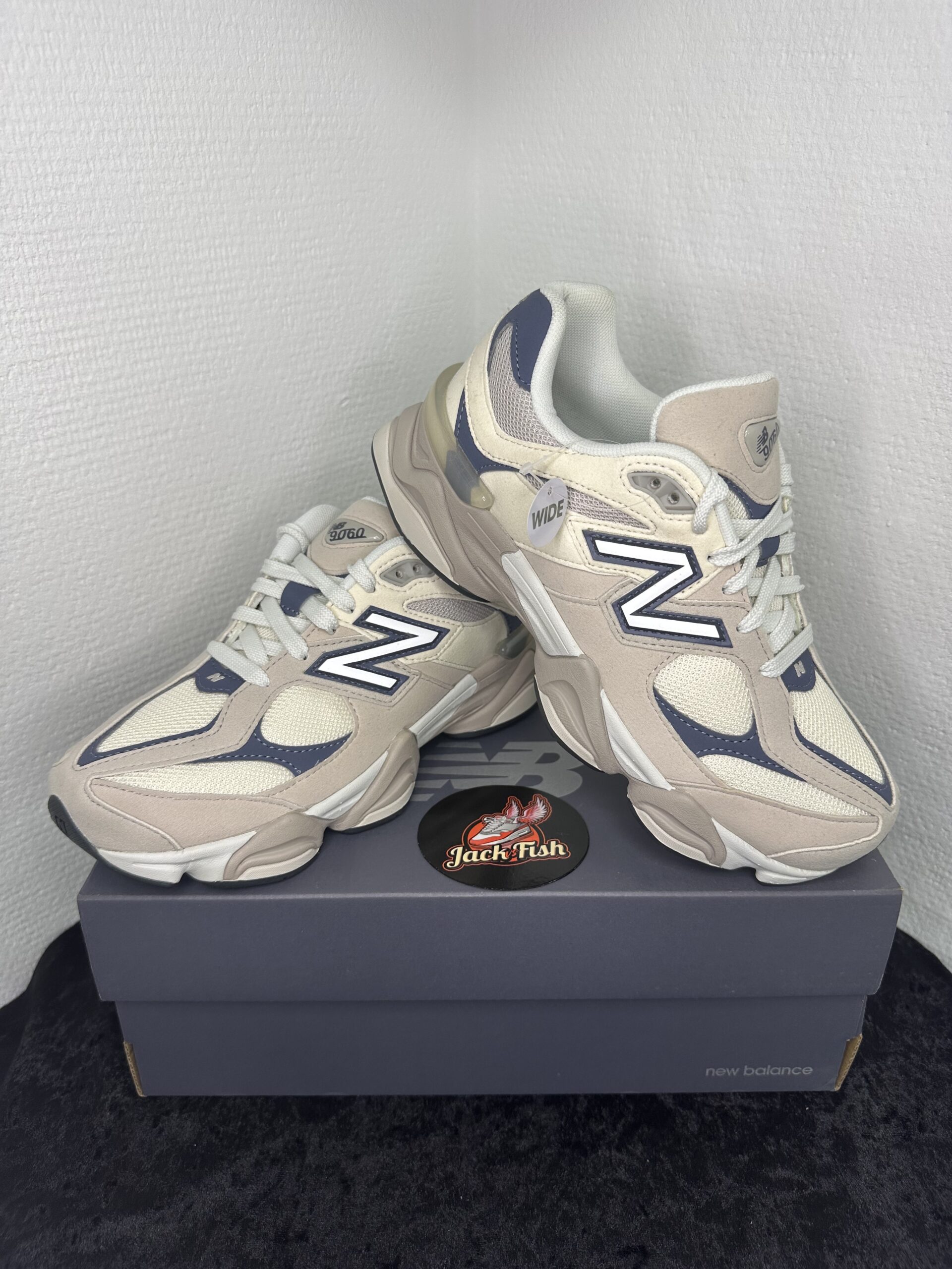 IMG_3394 New balance 9060 - Moonrock Linen (GS) - Afbeelding 1