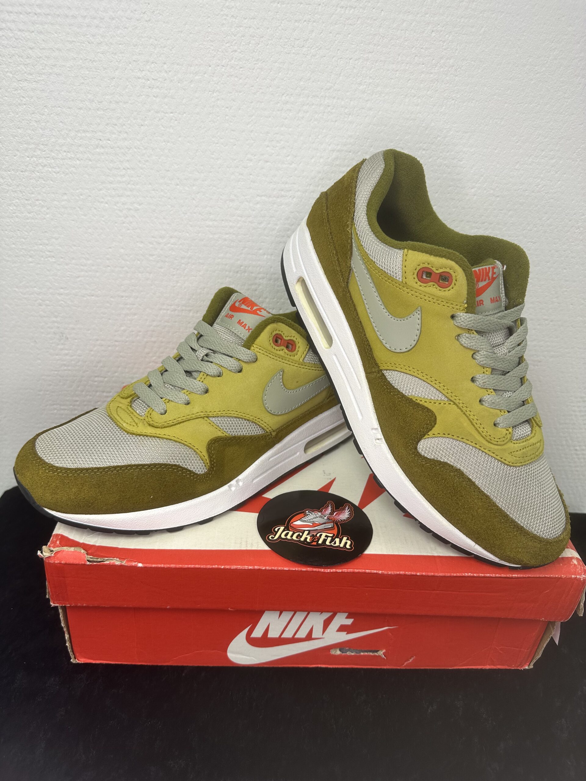 IMG_4528 Nike air Max 1 Curry Pack Olive - Afbeelding 1