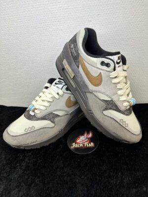 Nike air Max 1 Panda Prank Mischief Mountain Walk